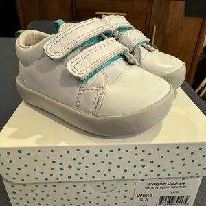 Ten Little Everyday Originals; white, size 5. Used but great condition!